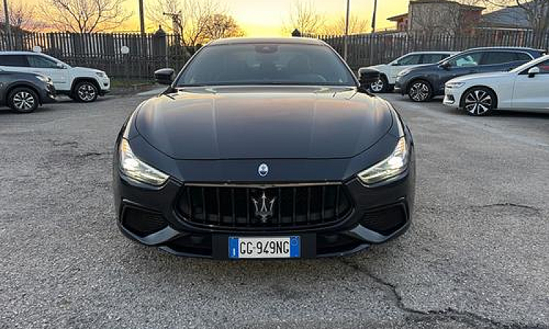 Maserati Ghibli V6 4...