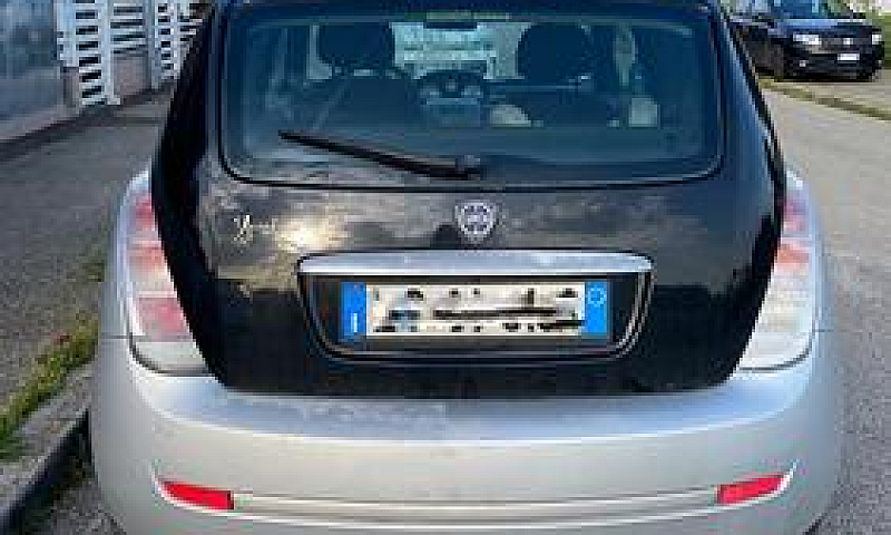 Lancia Ypsilon...
