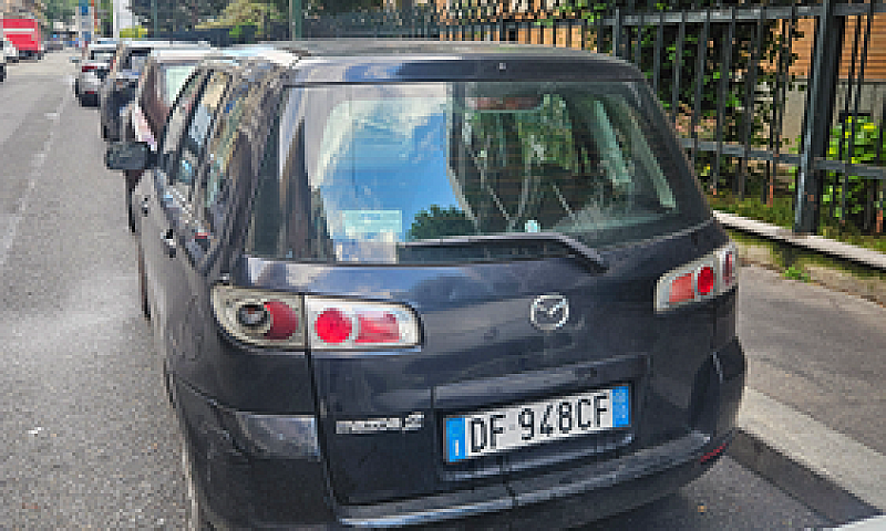 Mazda 2 Dy...