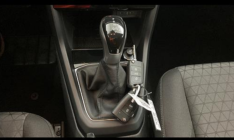 Volkswagen T-Cross, ...
