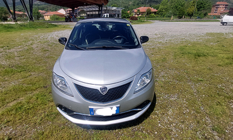 Lancia Ypsilon 1.2 B...