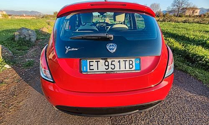 Lancia Ypsilon 0.9 T...