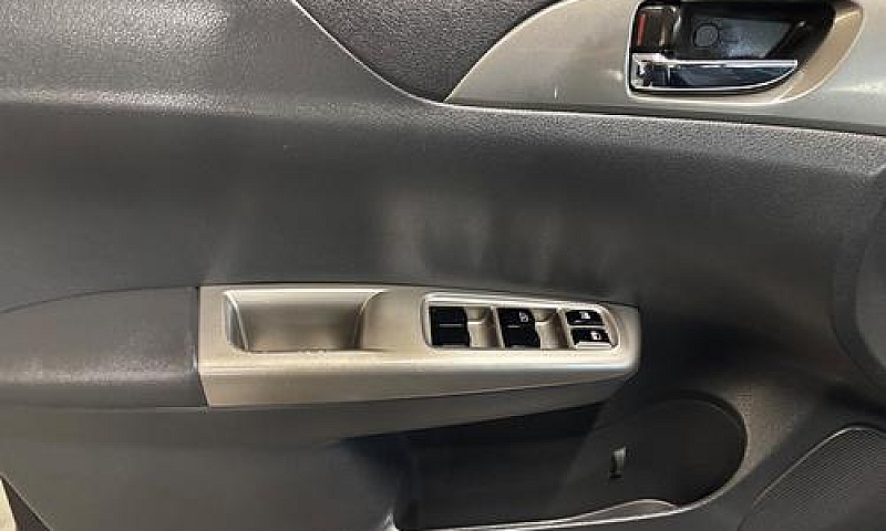 Subaru Impreza 2.0R ...