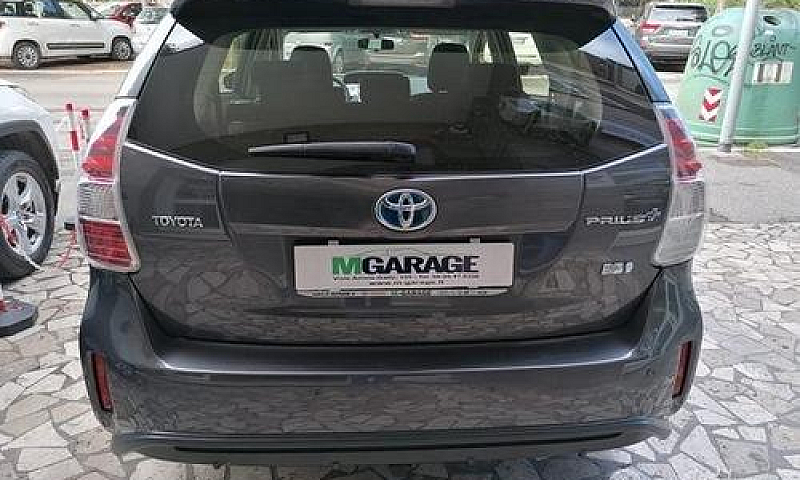 Toyota Prius + 1.8 A...