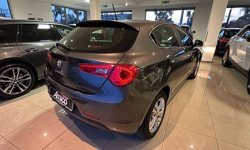 Alfa Romeo Giulietta...