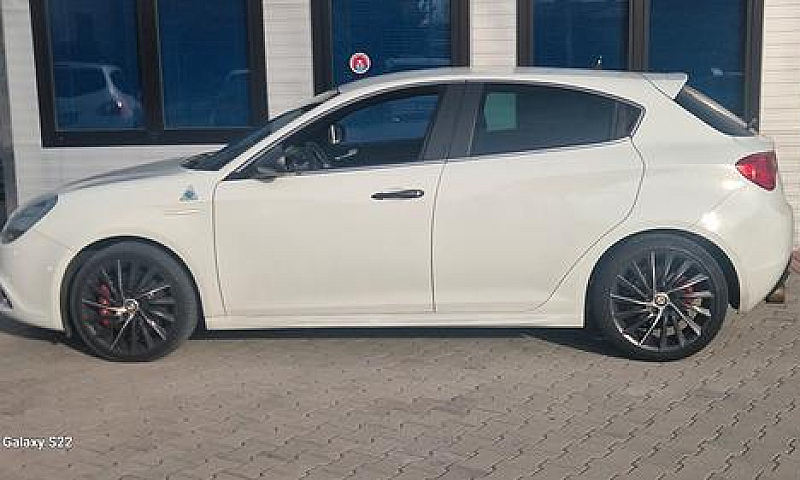 Alfa Romeo Giulietta...
