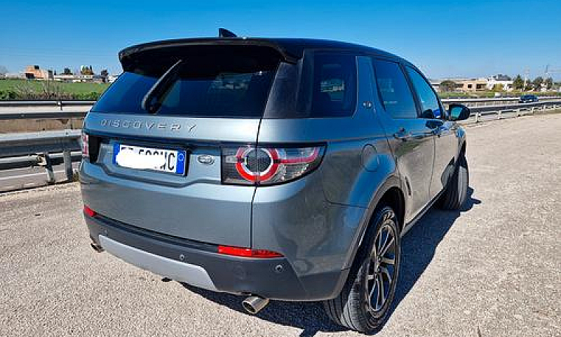 Land Rover Discovery...