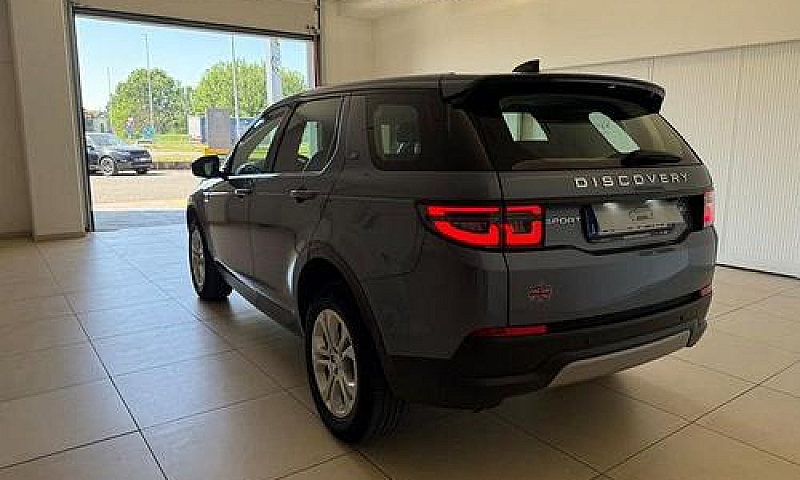 Land Rover Discovery...