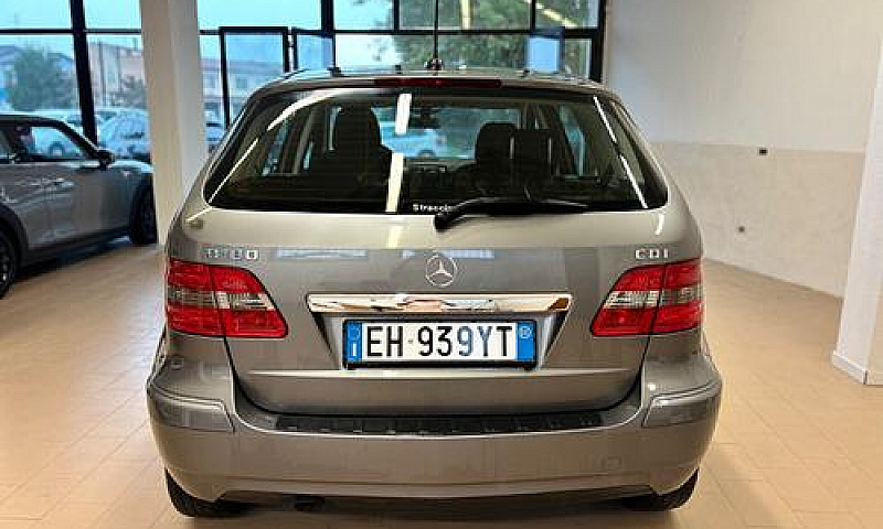 Mercedes-Benz B 180 ...