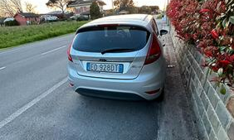 Ford Fiesta Titanium...