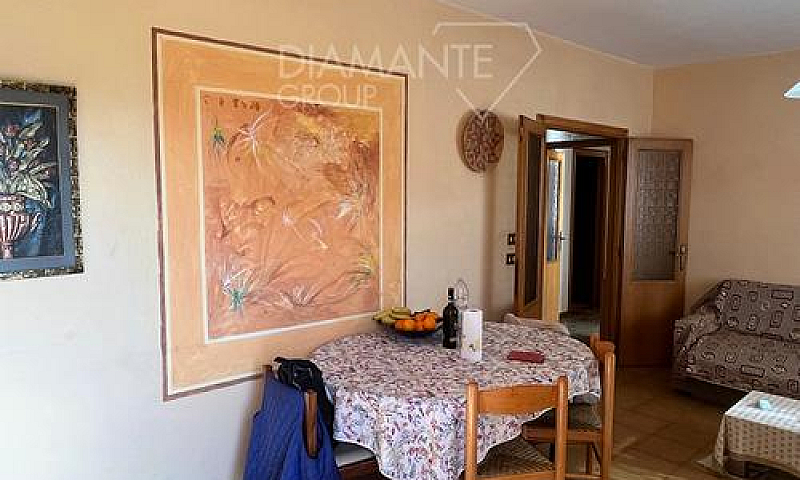 Appartamento Con Tav...