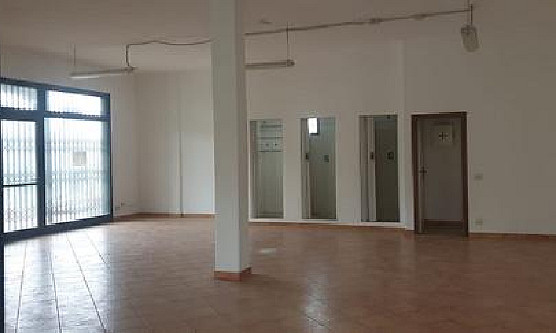 Appartamento Uso Com...