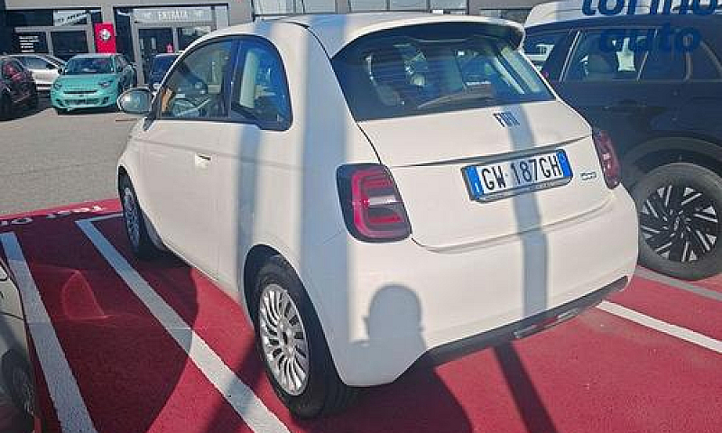 Fiat 500 Action Berl...