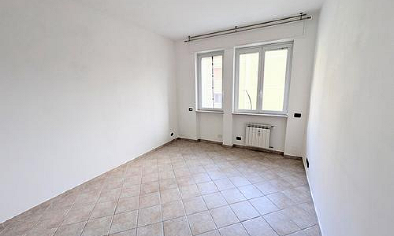 Appartamento A Genov...