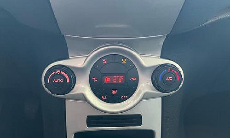 Ford Fiesta 1.2 82 C...