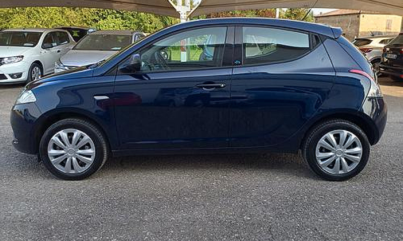 Lancia Ypsilon 1.2 6...