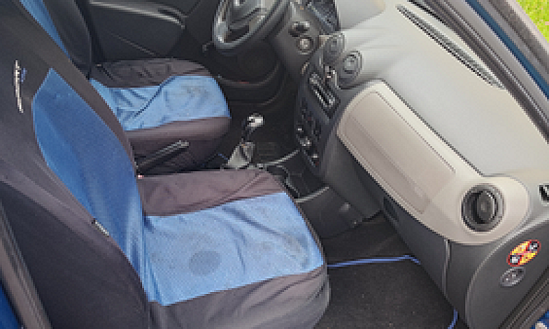 Dacia Sandero 2009...