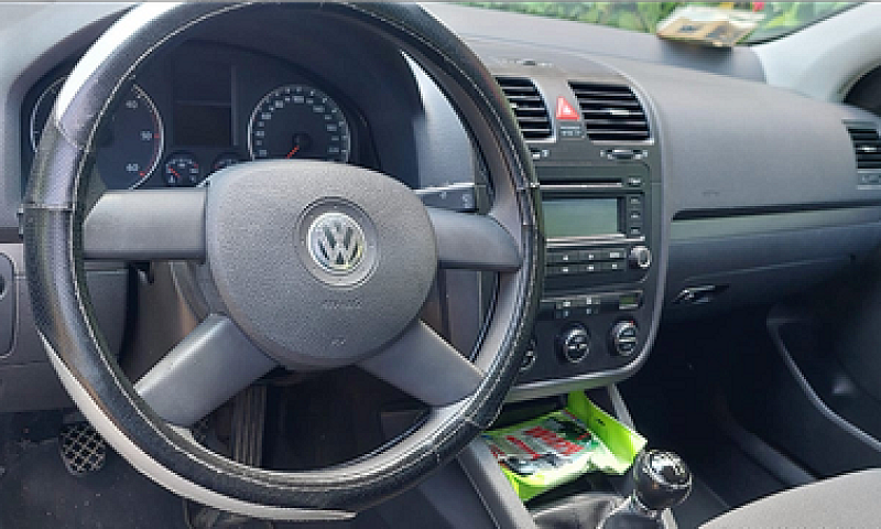Volkswagen Golf 5...