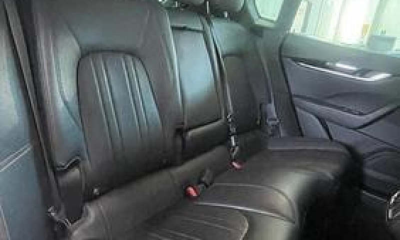 Maserati Levante V6 ...