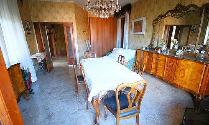 Casa Singola In Citt...