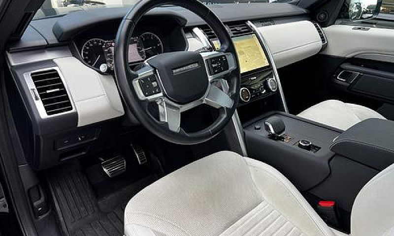 Land Rover Discovery...