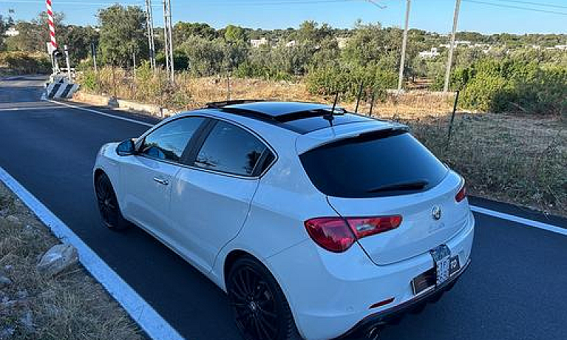 Alfa Romeo Giulietta...