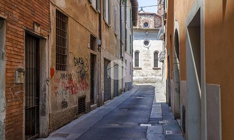 5 Locali A Brescia...