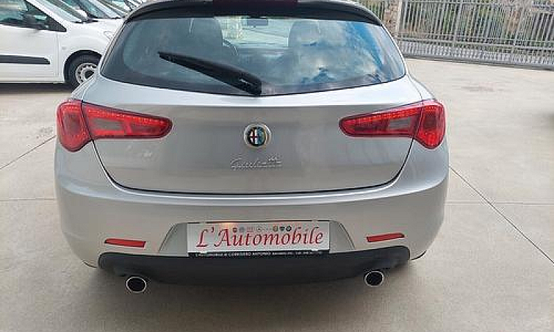 Alfa Romeo Giulietta...