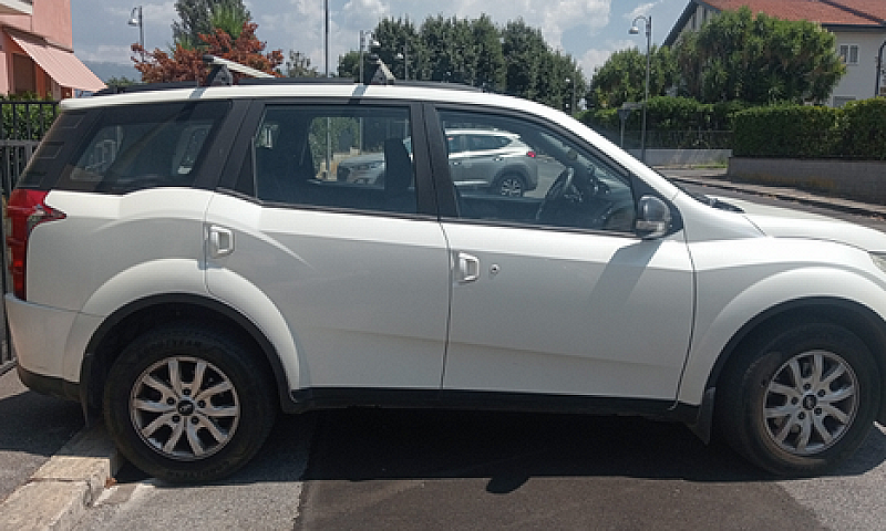 Mahindra Xuv500 6W 7...