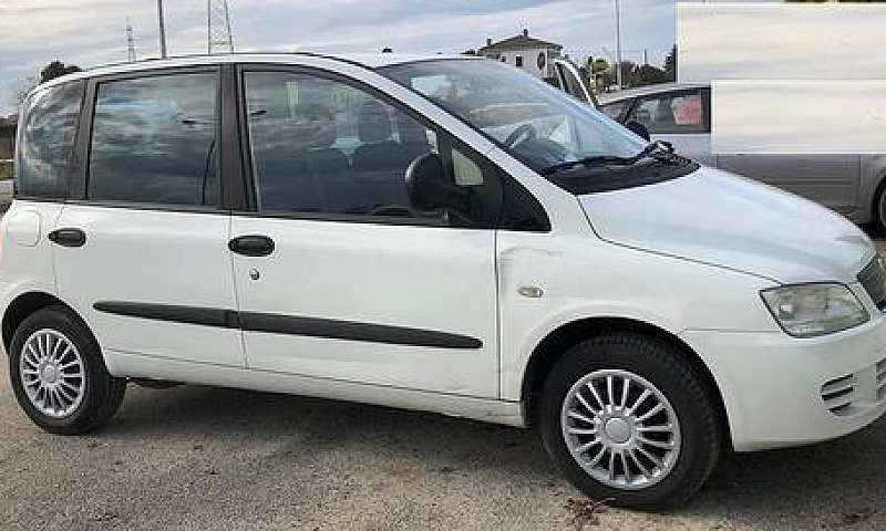 Autovettura Fiat Mul...