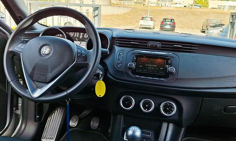 Alfa Romeo Giulietta...