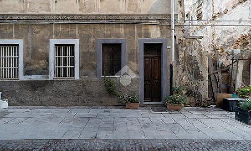 2 Locali A Cagliari...
