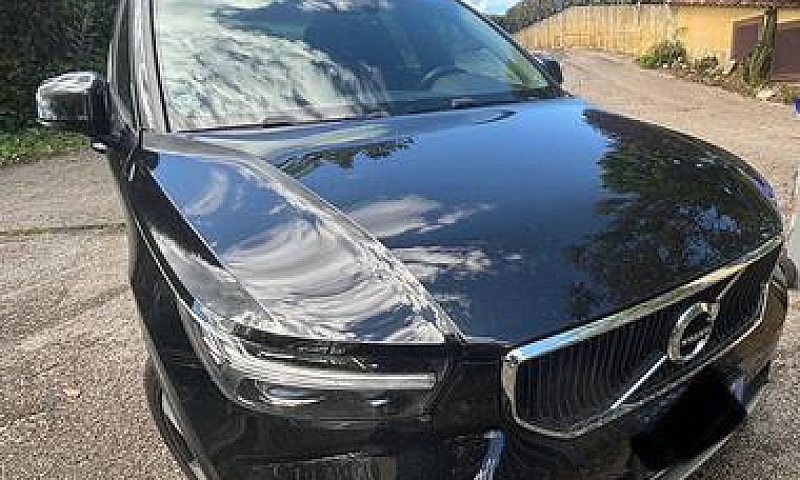 Auto Volvo Xc40...