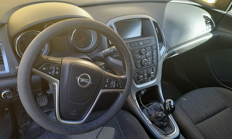 Opel Astra J 2014...