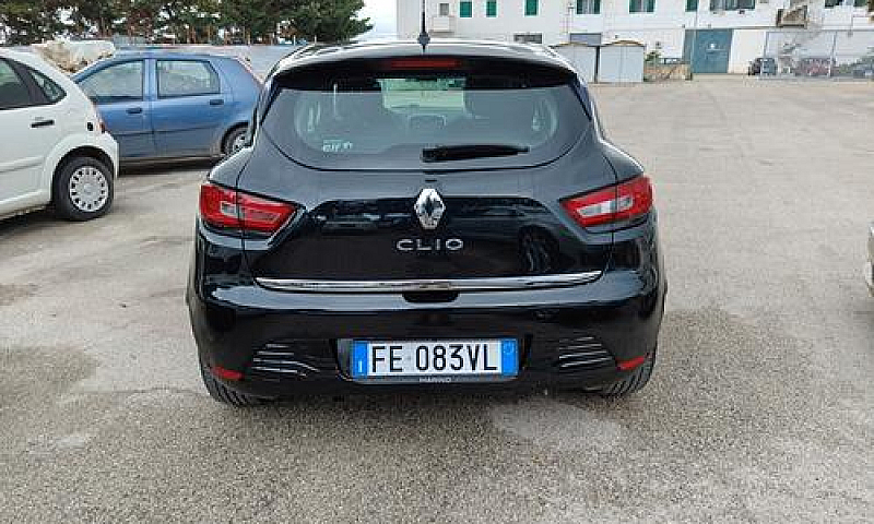Renault Clio 1.2 75C...