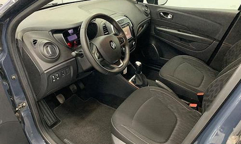 Renault - Captur - T...