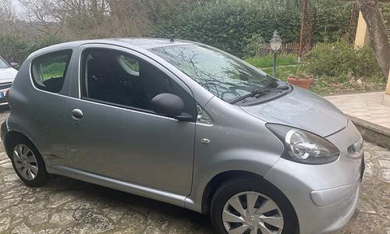 Toyota Aygo 1ª Serie...