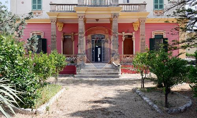 Porzione Di Villa - ...