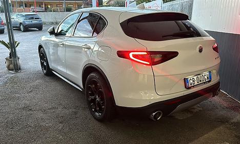 Alfa Romeo Stelvio 2...