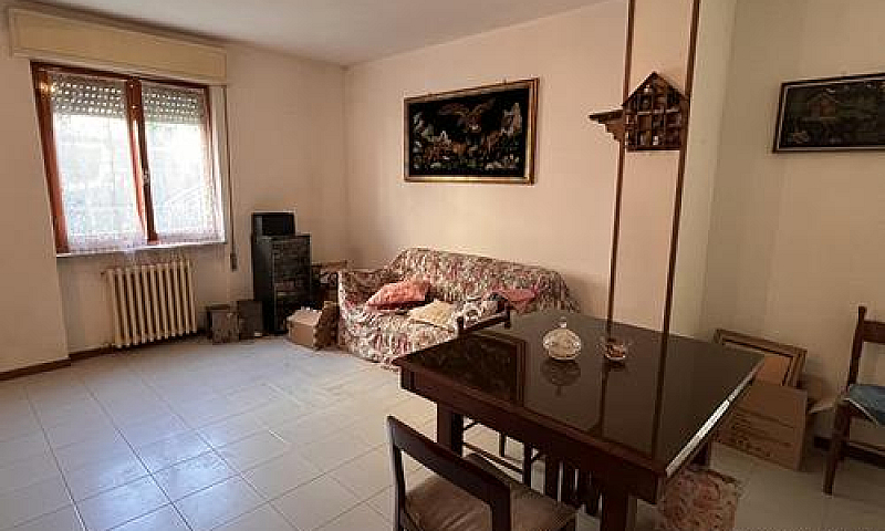 Appartamento Con Gia...