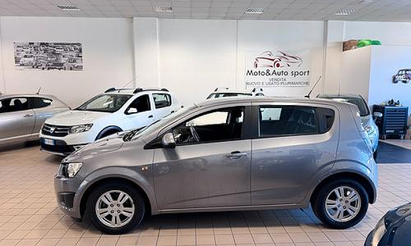 Chevrolet Aveo 1.2 8...