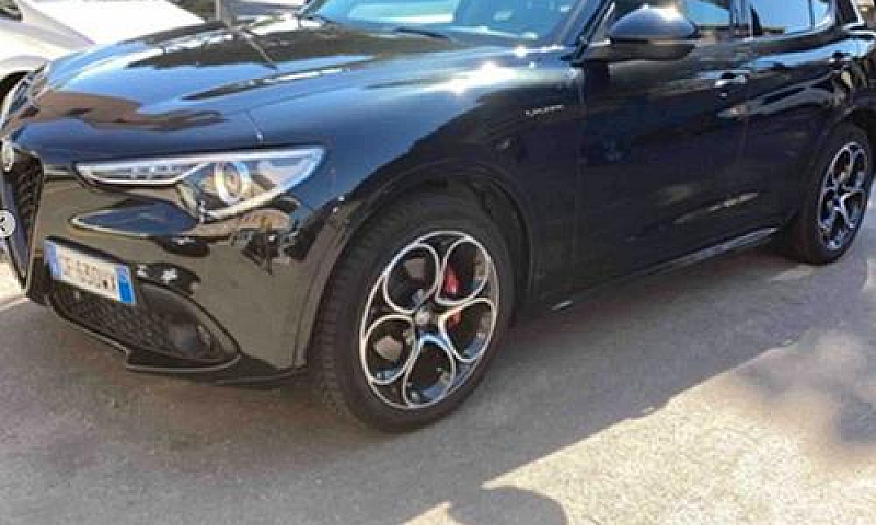 Alfa Romeo Stelvio 2...