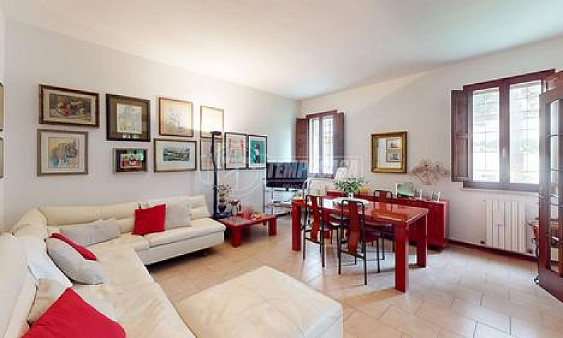 Porzione Di Casa Con...