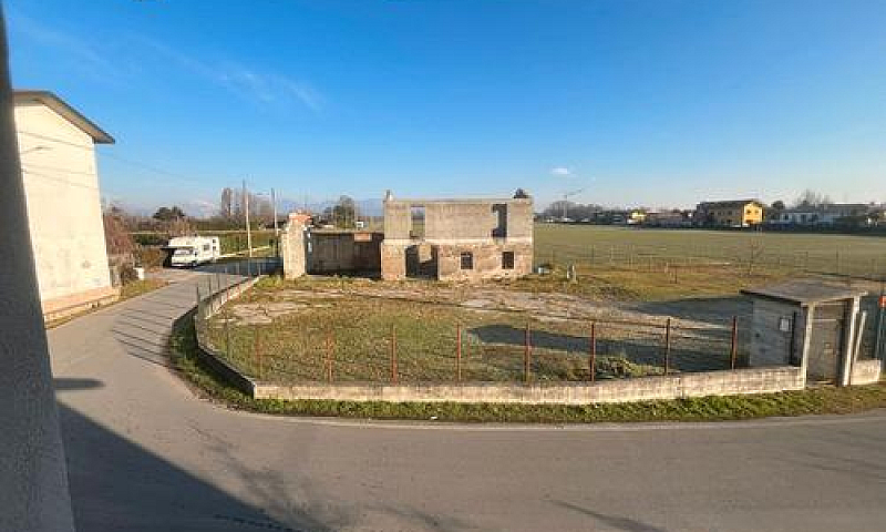 3 Locali Ristruttura...