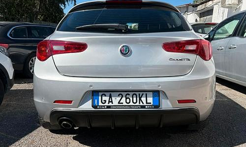 Alfa Romeo Giulietta...