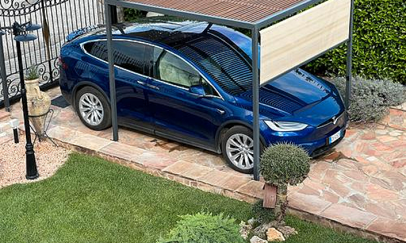 Tesla Model X...