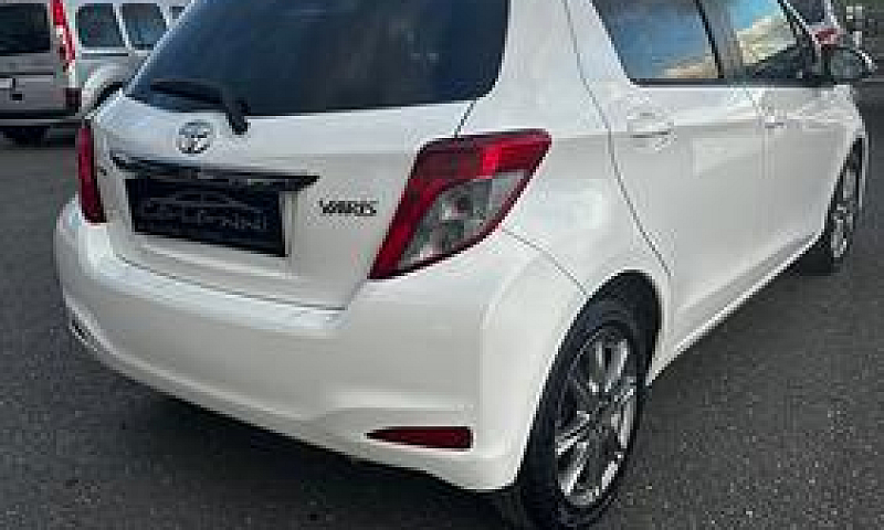 Toyota Yaris Lounge...