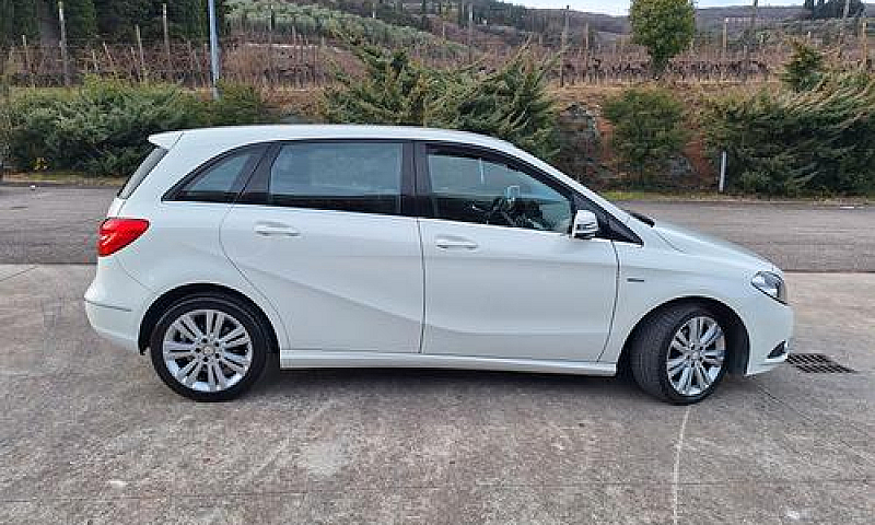 Mercedes-Benz B 180 ...