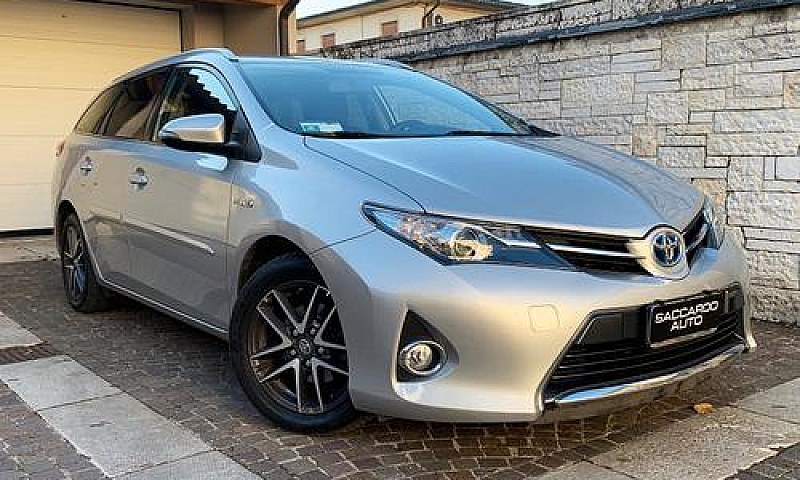 Toyota Auris Touring...