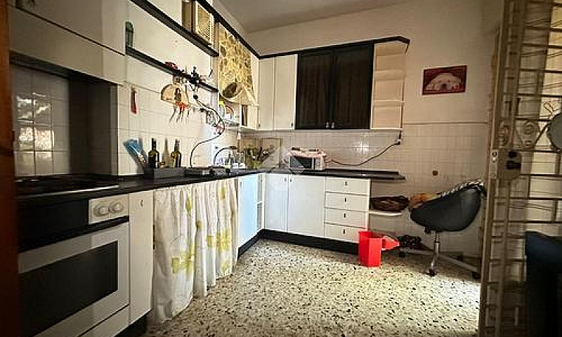 3 Locali A Sarzana...